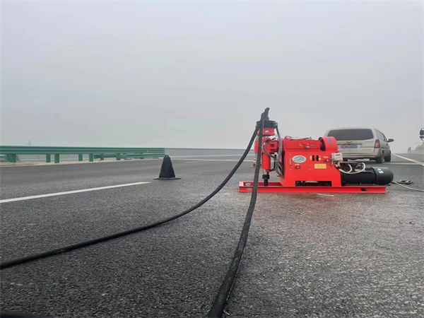 封开马路路基路面开裂下沉注浆加固灌浆